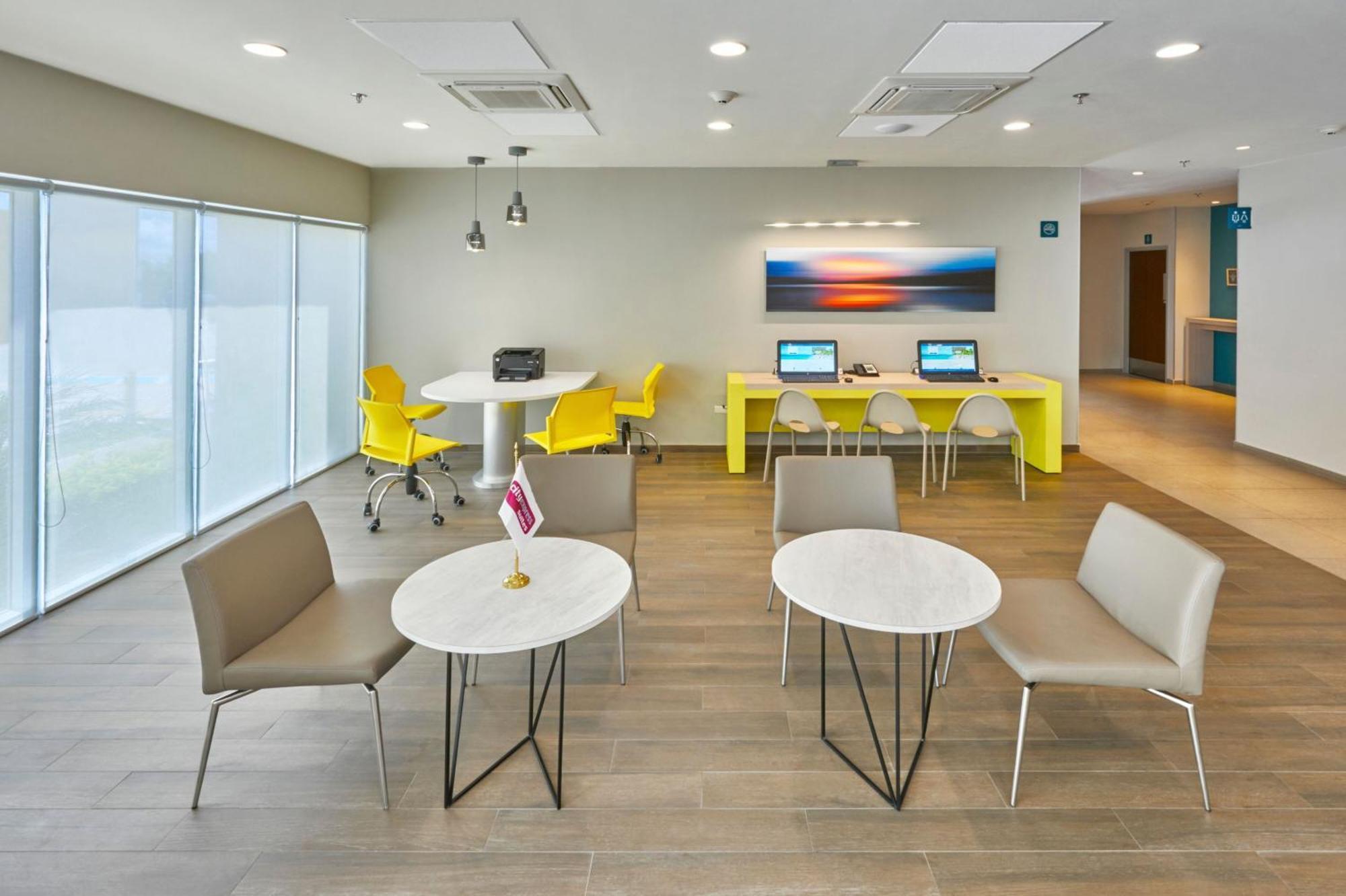 City Express Suites By Marriott Silao Aeropuerto Ngoại thất bức ảnh
